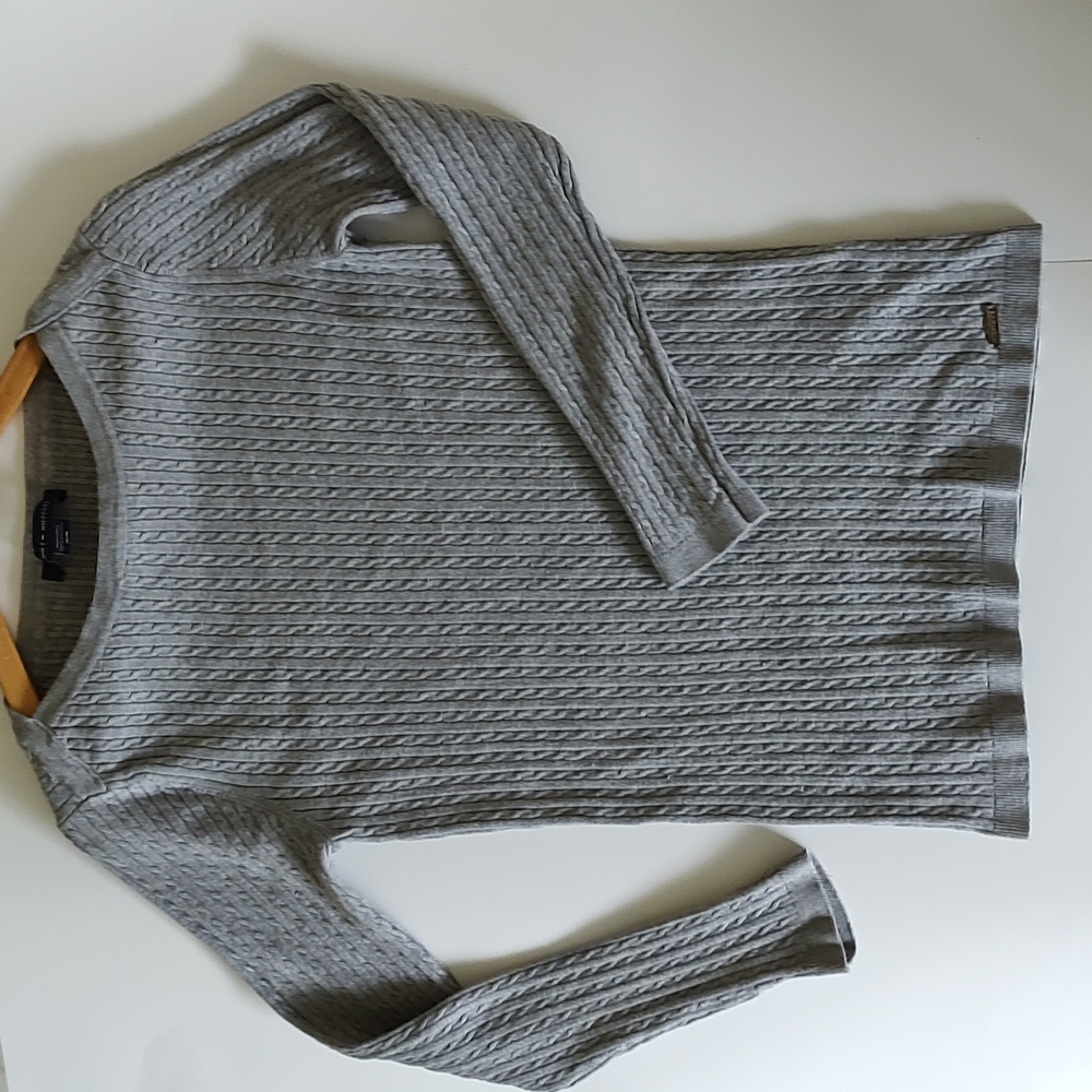 Tommy Hilfiger size M Grey